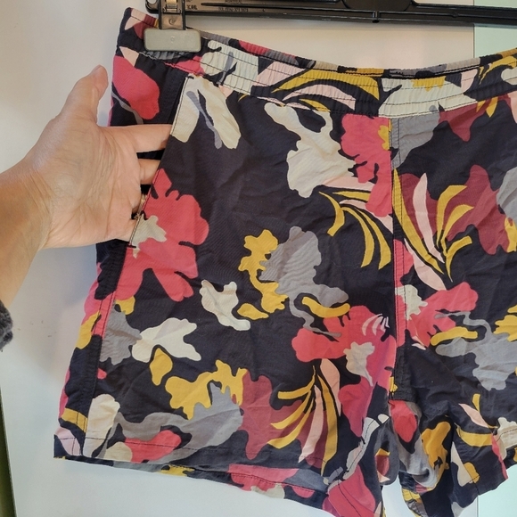 Patagonia floral swim bermuda outdoors hiking travel shorts drawstring small - Picture 3 of 8